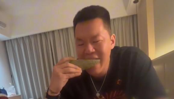采访视频吃瓜,吃瓜群众眼中的真实访谈瞬间